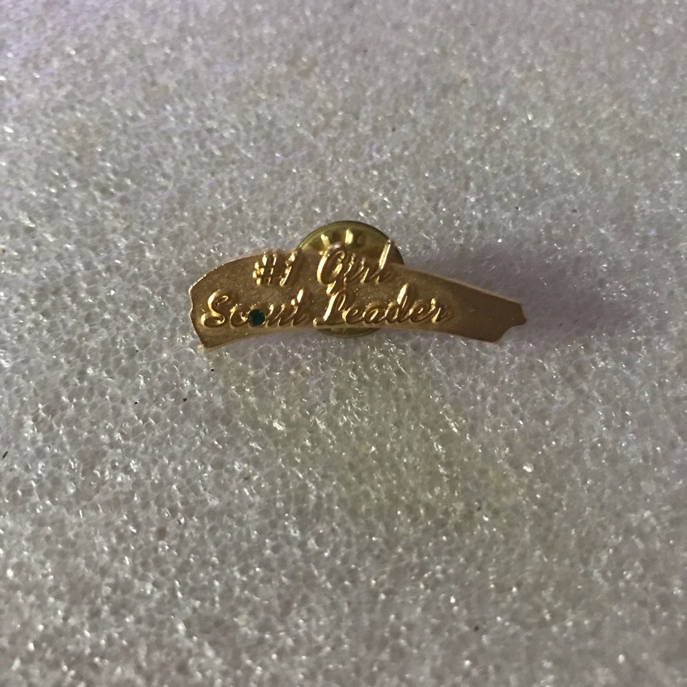 Gold-tone 'Girl Scout Leader' Pin